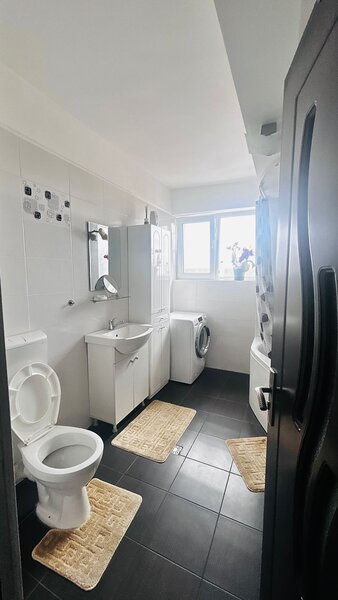 Oltenitei 2 camere, mutare imediata, mobilat si utilat, loc de parcare inclus!